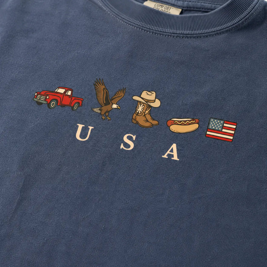 Celebrate Independence Day in Style with the ChicCotton USA Icons Graphic T-Shirt - Vintage Comfort for Every Occasion!